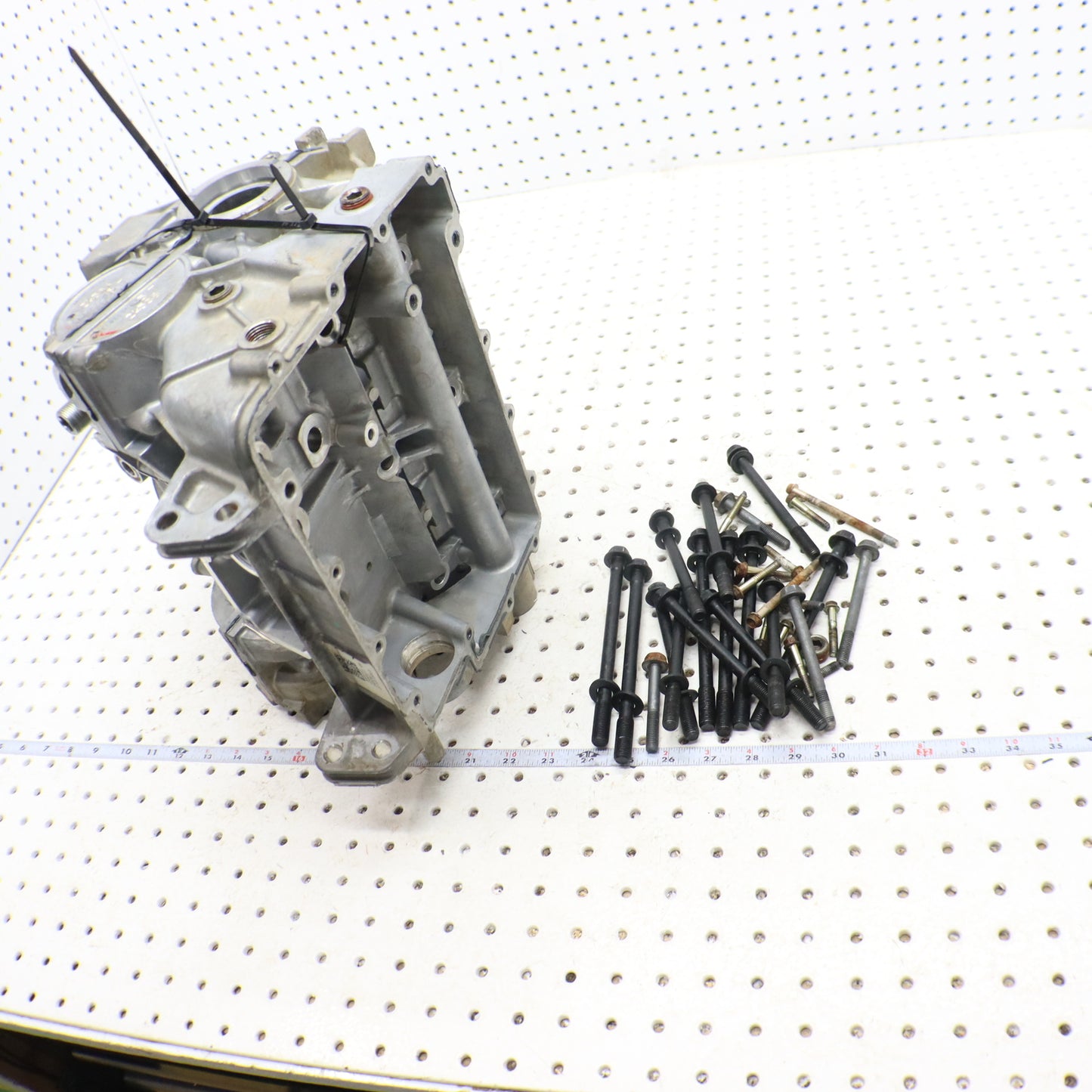 2013 Polaris Ranger Xp 900 Crank Case Engine Case 2204947, 2207371 GOOD!!