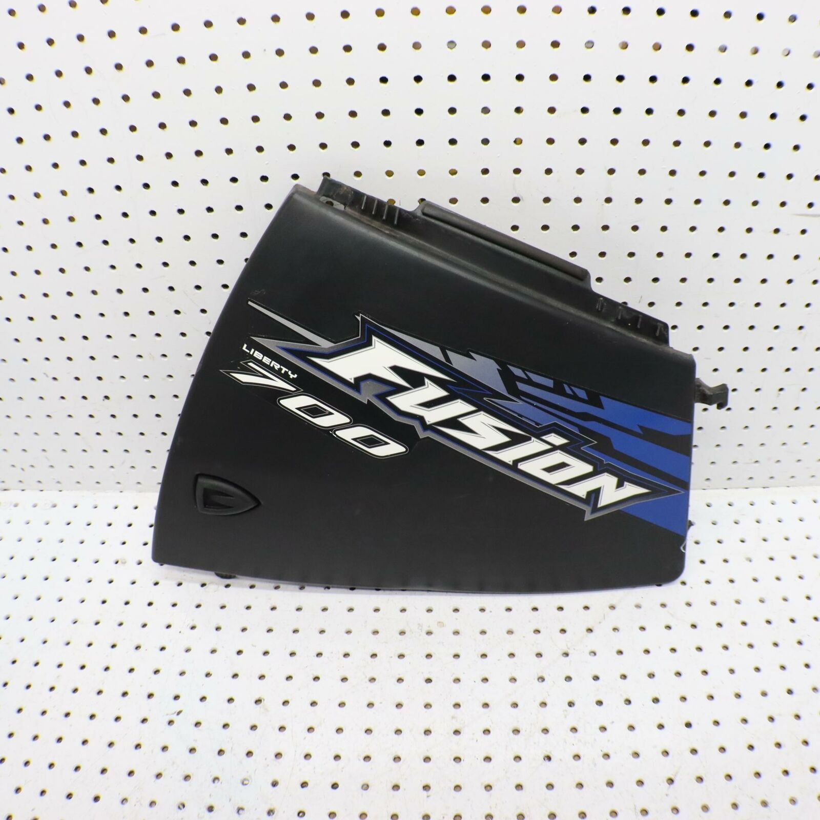 2006 POLARIS FUSION 700 RIGHT RH SIDE PANEL DOOR FAIRING COWL 2632876