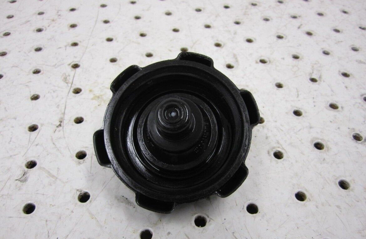 2007 ARCTIC CAT F5 EFI LXR OIL TANK COVER CAP 1670-365