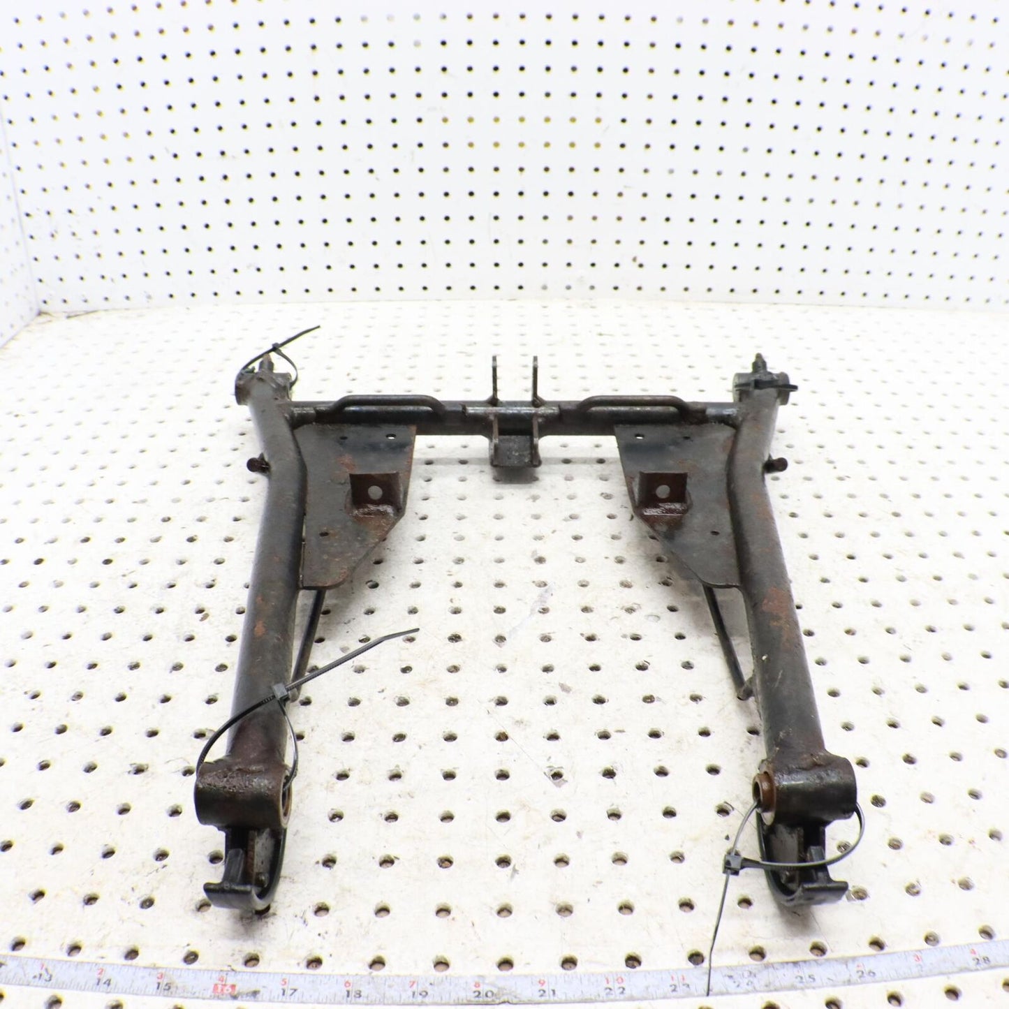 2002 ARCTIC CAT ZR 600 REAR BACK SUSPENSION FRONT TORQUE PIVOT ARM 0704-623