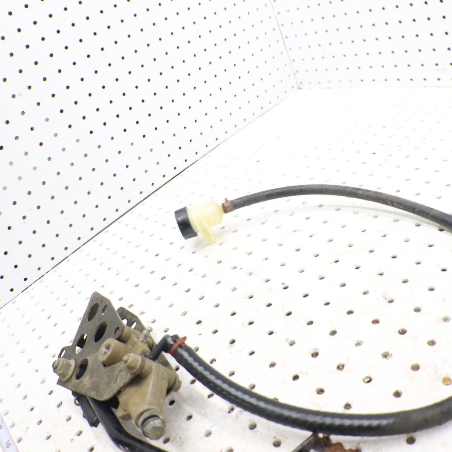 2009 Polaris Sportsman Xp 850 Foot Brake Pedal & Master Cylinder 1911347 1913903