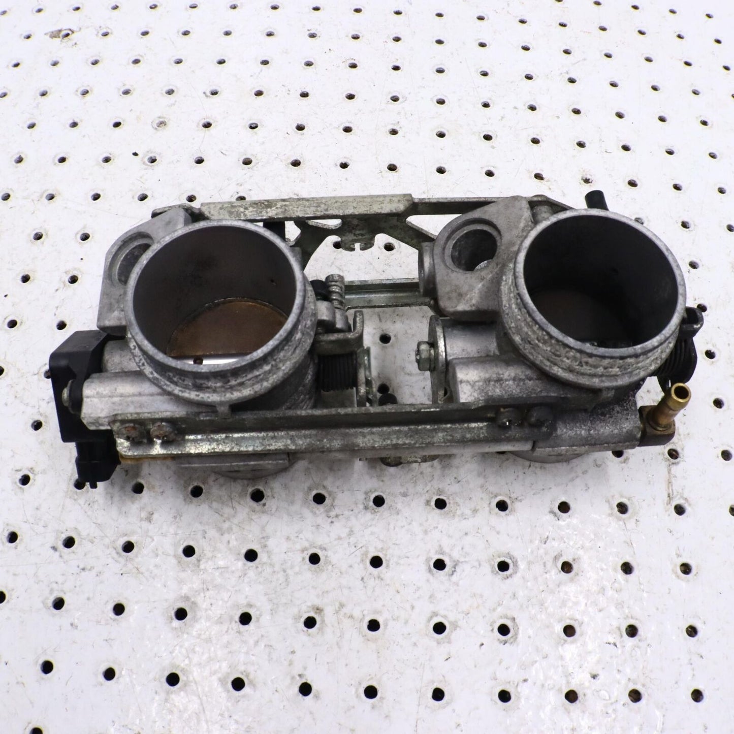 2010 SKI-DOO SUMMIT X 800R MAIN FUEL INJECTORS THROTTLE BODIES BODY 420889199