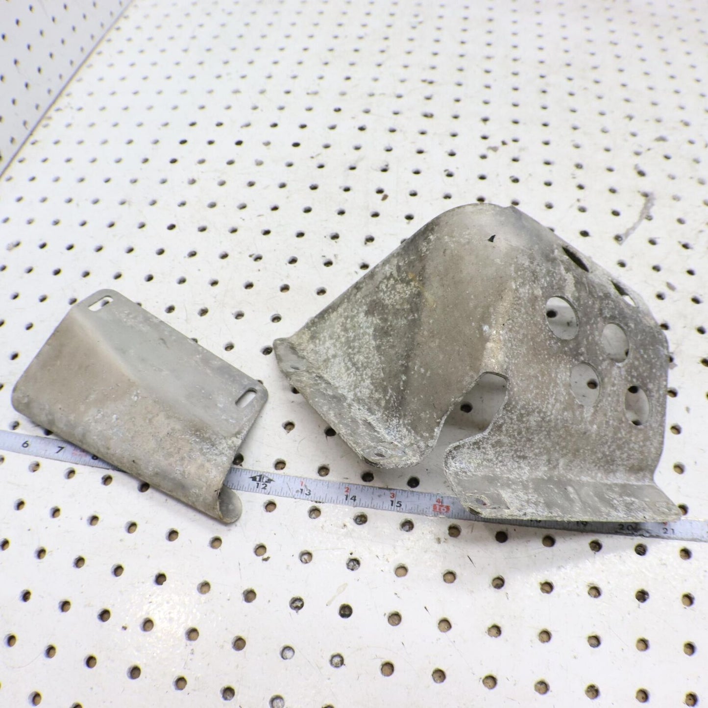 2007 ARCTIC CAT F5 RIGHT FOOT HOLDER REST STAY FOOTREST WELL 3606-920 3606-710