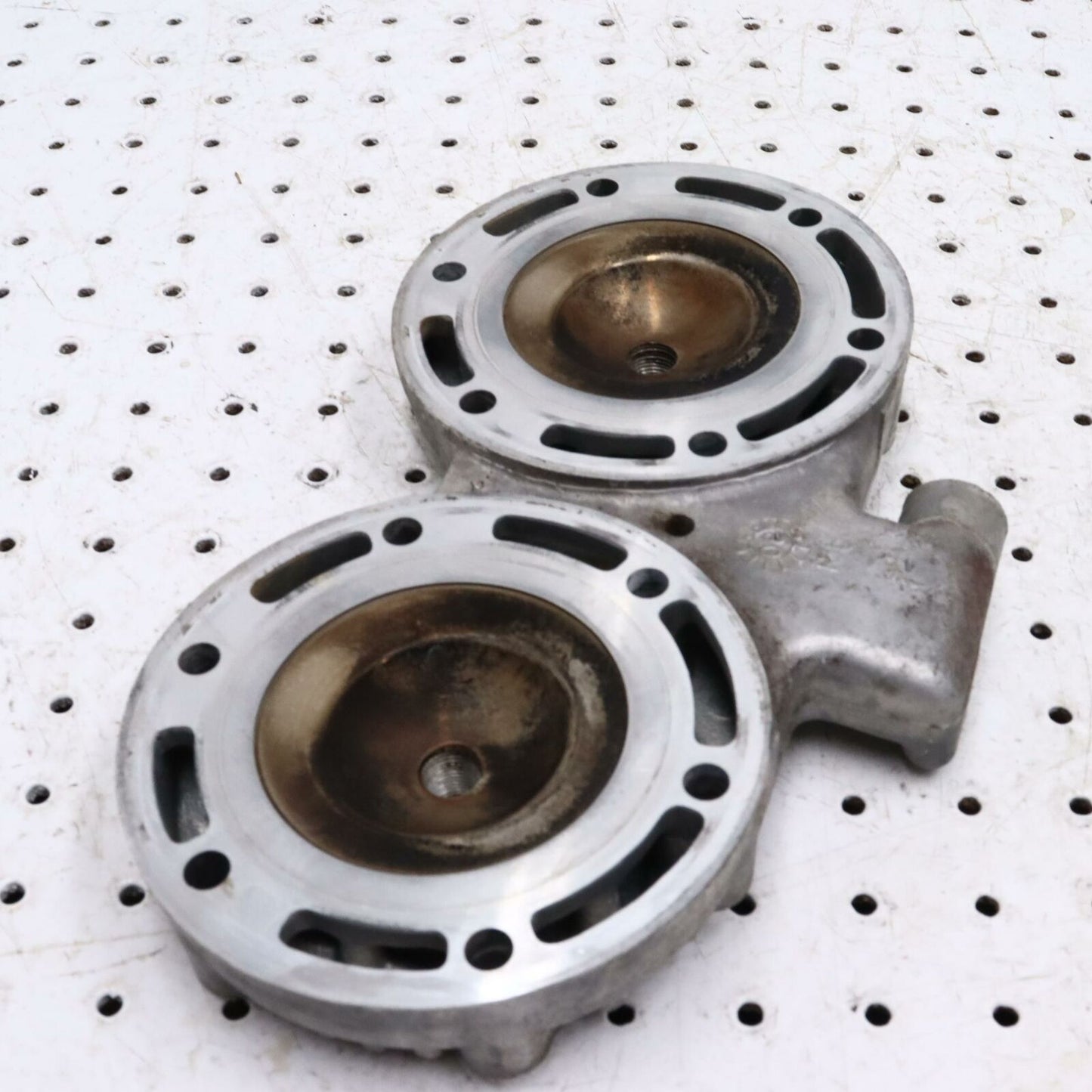 2007 ARCTIC CAT F6 ENGINE MOTOR CYLINDER HEAD TOP COVER DOME 3006-642