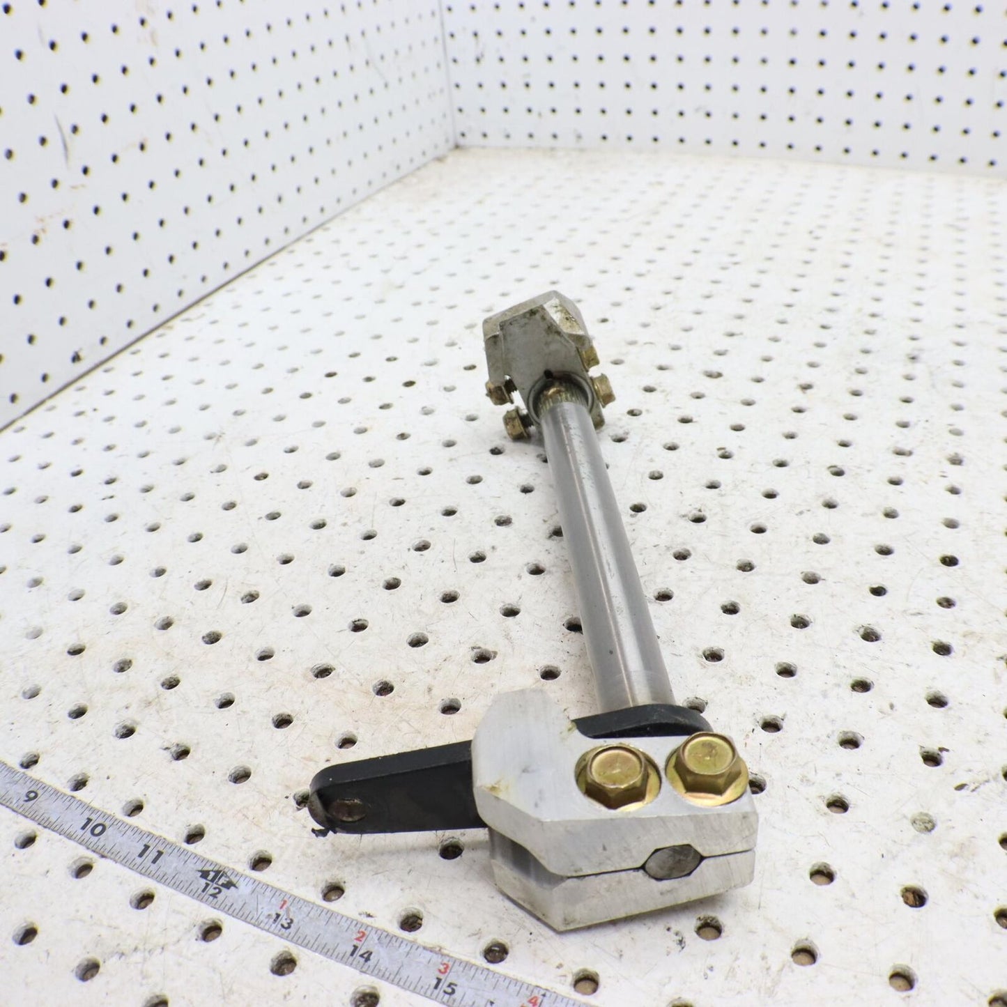 2005 ARCTIC CAT SABERCAT 600 STEERING PIVOT BELLCRANK DRIVER 1705-159 1705-178