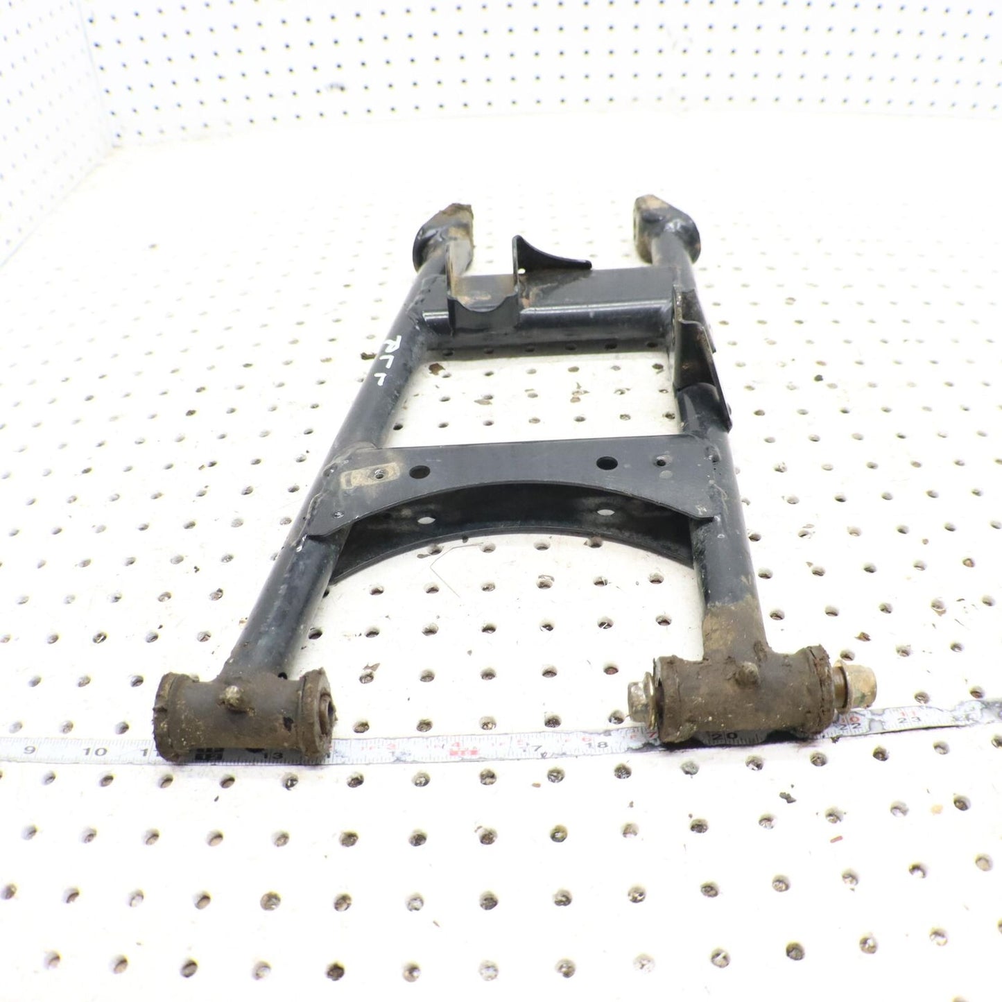 2009 POLARIS SPORTSMAN XP 850 LOWER LEFT REAR CONTROL A ARM  1015128-067 1017256