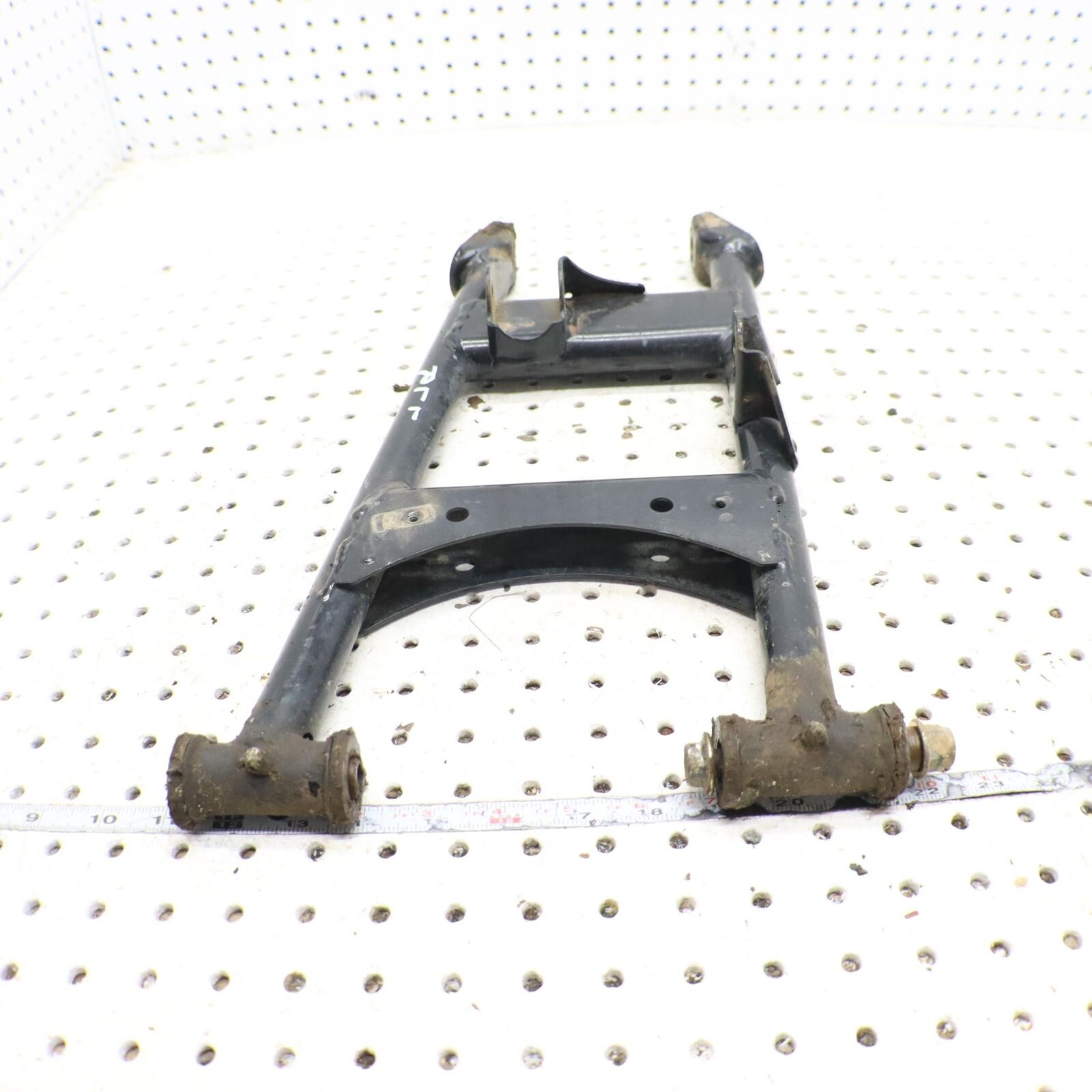 2009 POLARIS SPORTSMAN XP 850 LOWER LEFT REAR CONTROL A ARM  1015128-067 1017256