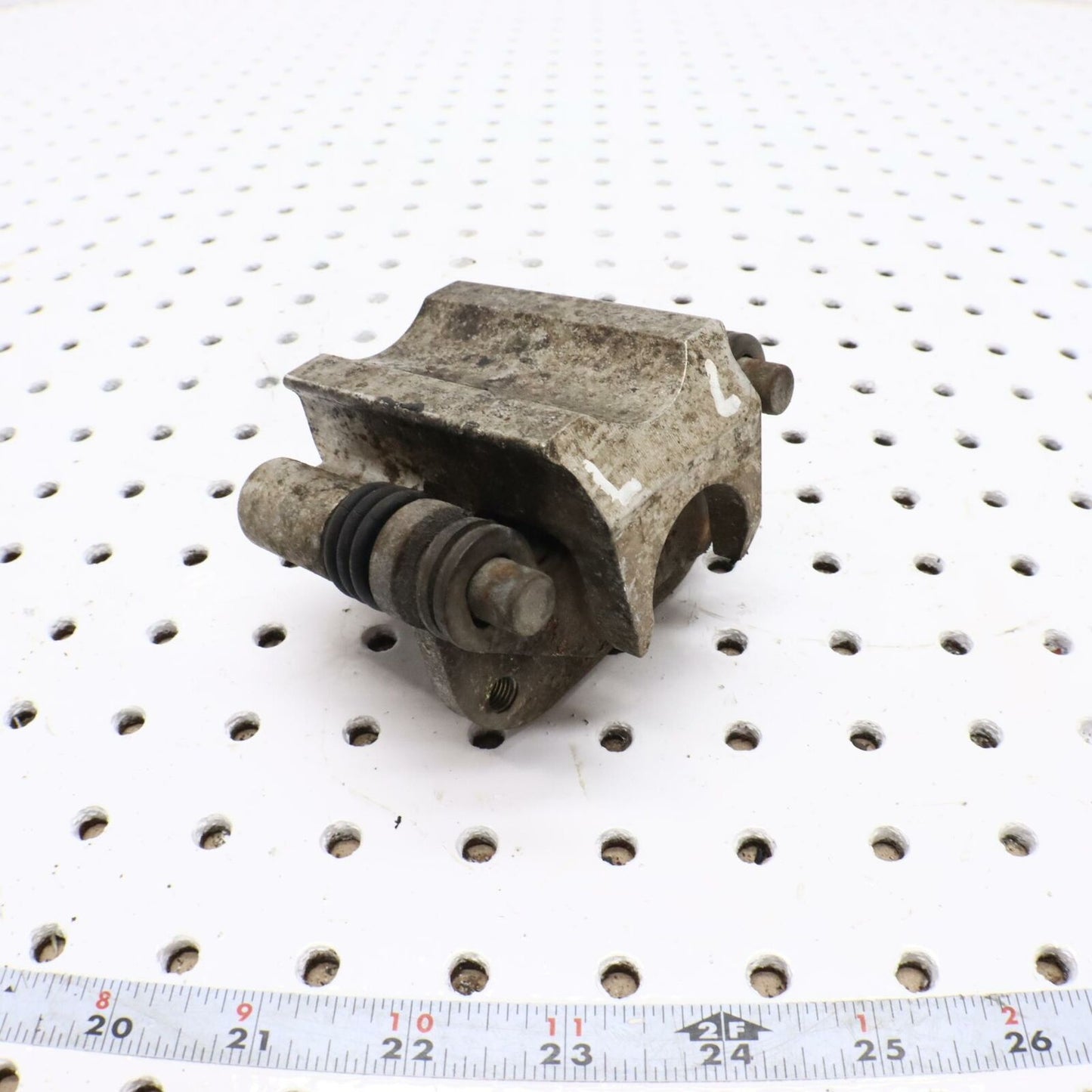 1996 POLARIS SCRAMBLER 400 LEFT FRONT BRAKE CALIPER 1910173 1910271