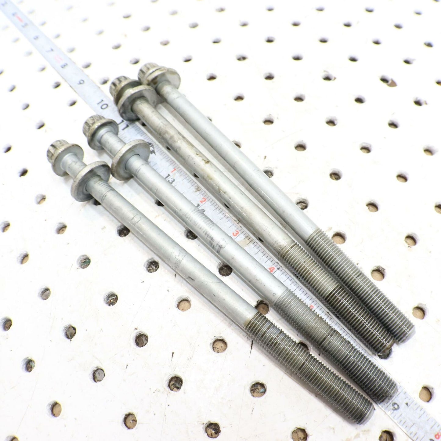 2001 POLARIS SPORTSMAN 400 BOLT CYLINDER HEAD BOLT 3084875 QTY (4)
