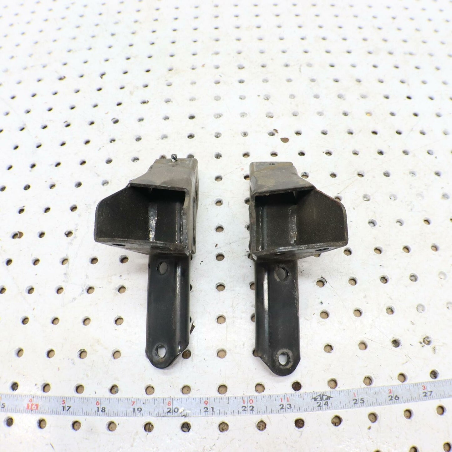 2006 POLARIS SWITCHBACK FRONT SHOCK TOWERS MOUNTS 1014463-067 1014462-067