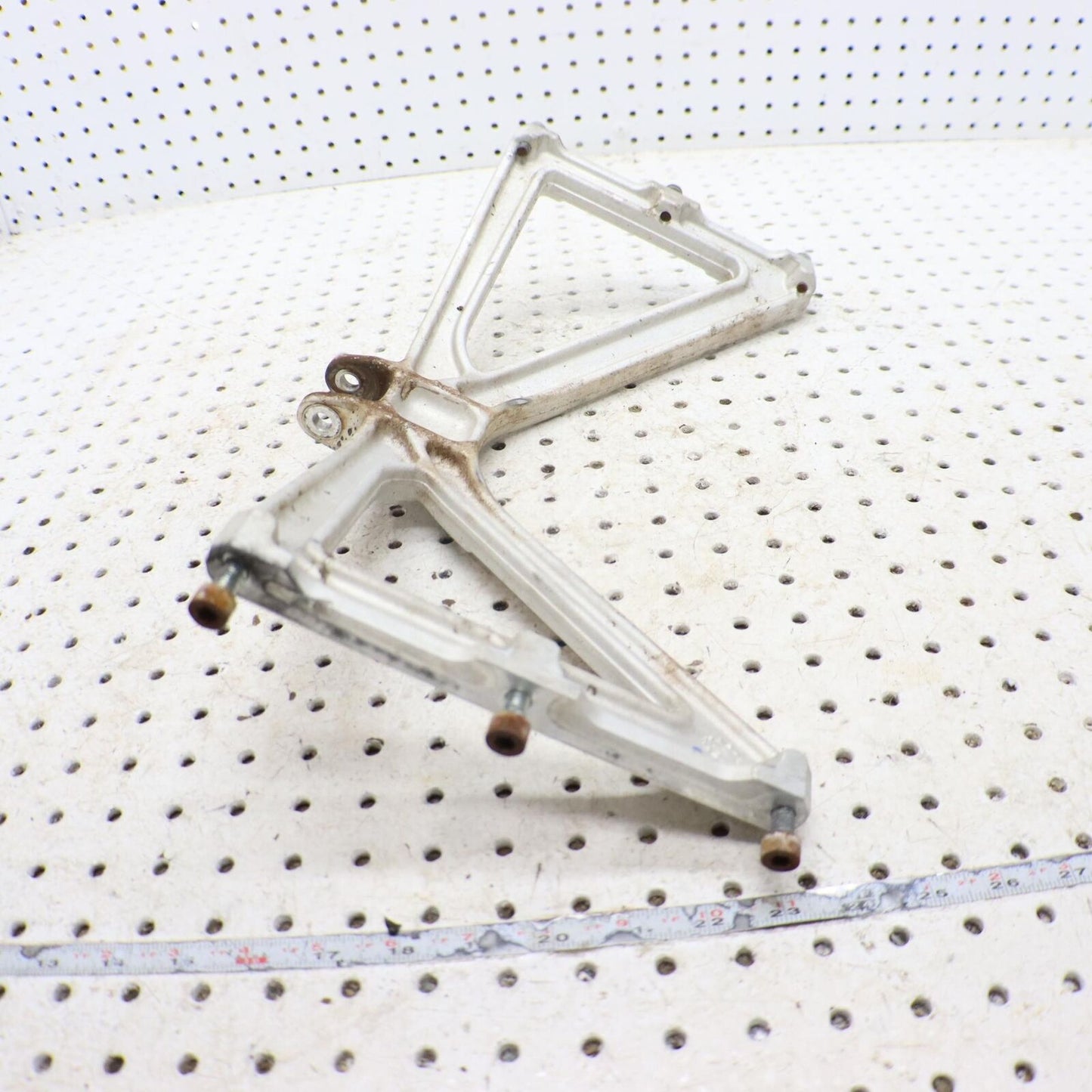 2015 POLARIS SWITCHBACK 800 CENTER CRANK SUSPENSION ARM BRACKET 5138645