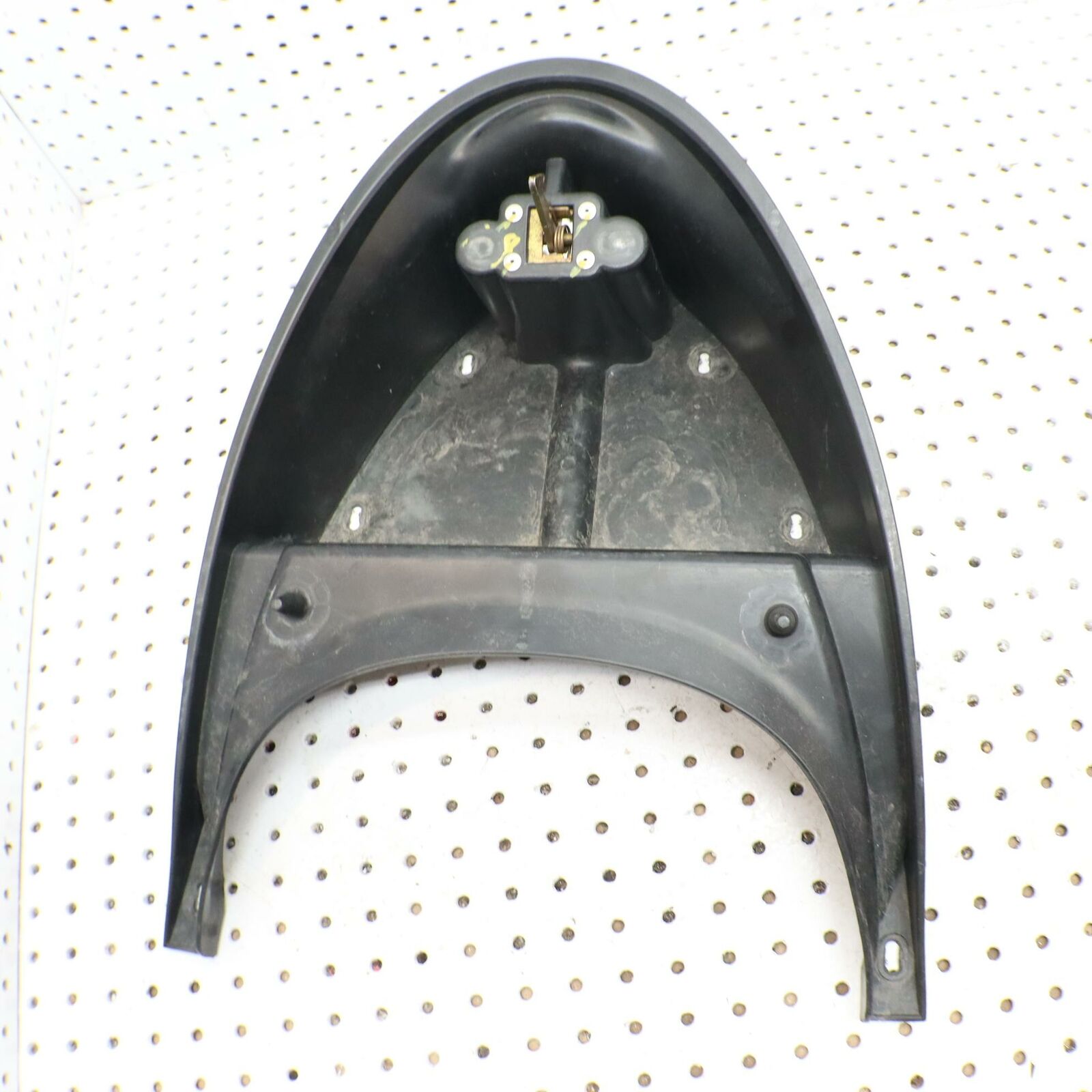 2006 POLARIS SWITCHBACK SEAT WEDGE ASM, BLK 2632845-070