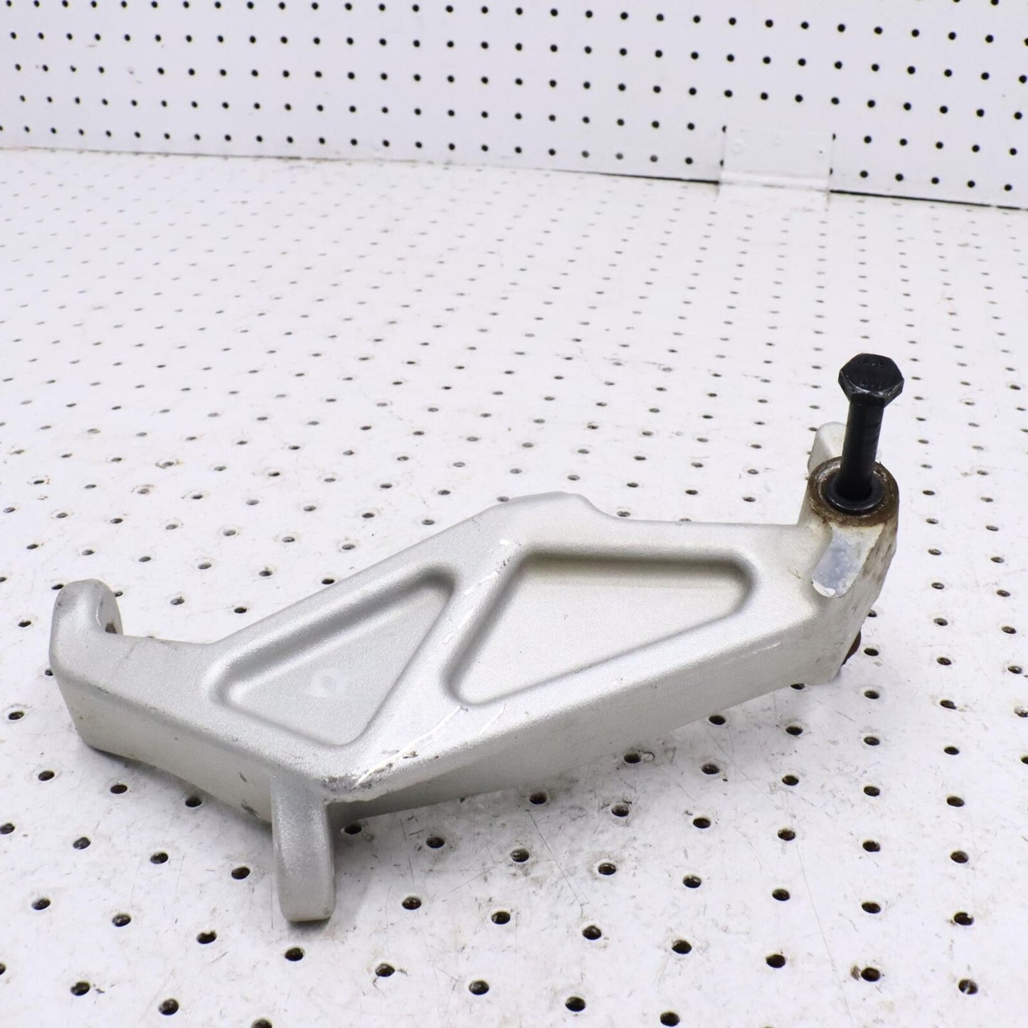 2009 SKI-DOO SUMMIT X 800R RIGHT FRONT STEERING ARM SPINDLE KNUCKLE 505071998