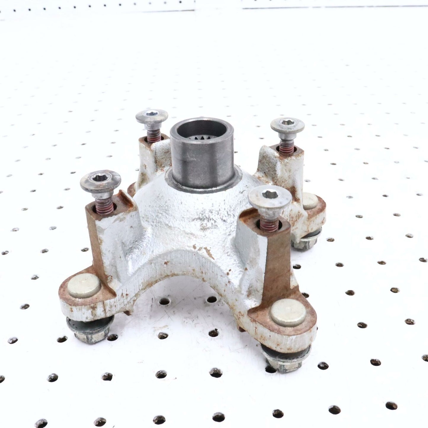 2008 KAWASAKI BRUTE FORCE 650 FRONT WHEEL HUB RIGHT 49030-1135; 49030-0046