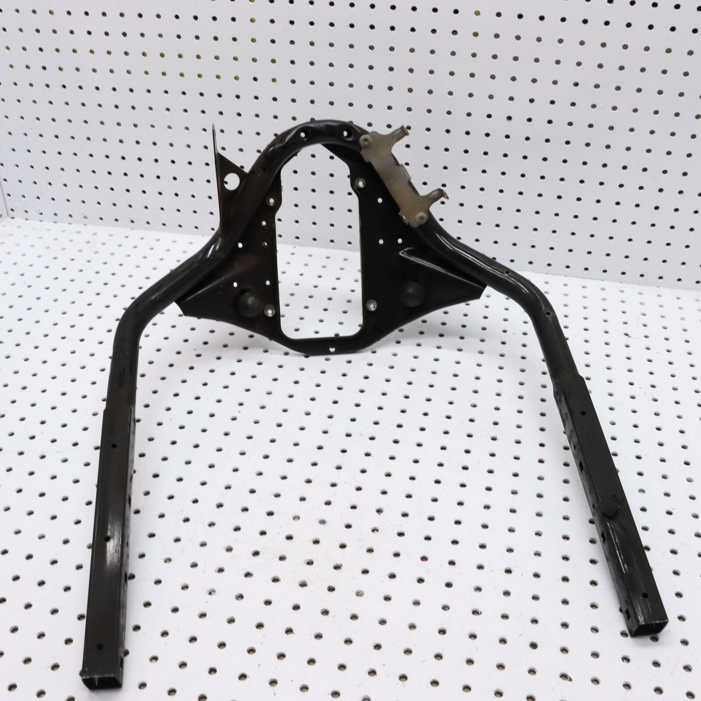 2006 POLARIS CLASSIC 700 UPPER FRAME SUPPORT BRACKET STEERING GATE 1015022-067