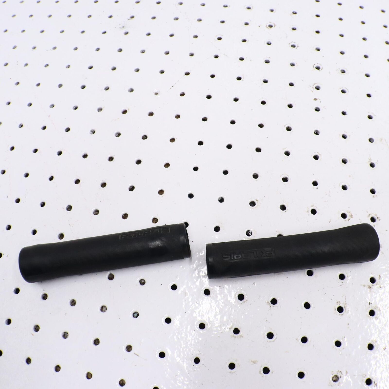 2006 POLARIS FUSION 700 HANDLEBAR GRIPS 5434715-070; 5452127-070