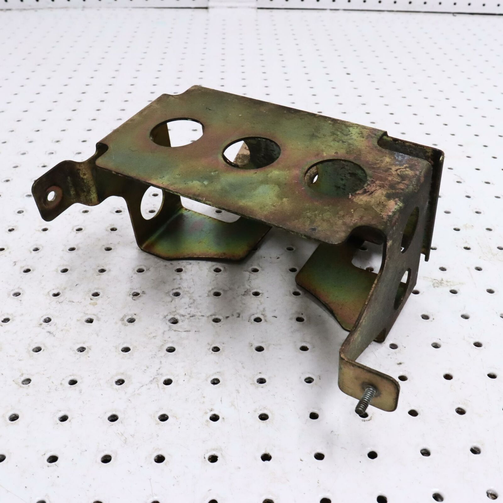 2006 POLARIS SWITCHBACK BATTERY BOX HOLDER TRAY 1015024; 1017053