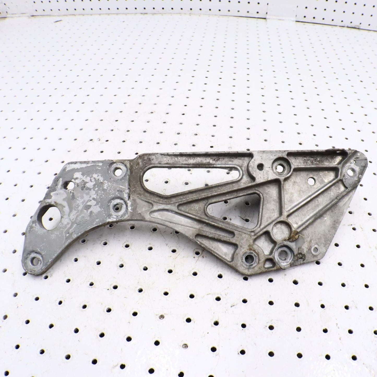 2014 POLARIS PRO RMK 800 BRACE, LOWER, RIGHT, MACHINED 5138693