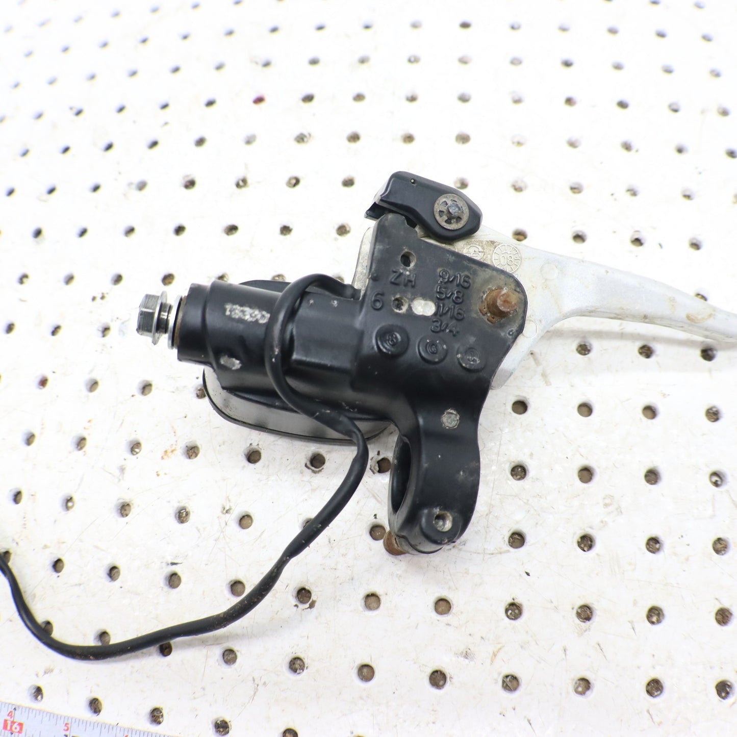 2009 Polaris Sportsman Xp 850 Hand Brake Master Cylinder 2203051 2010440