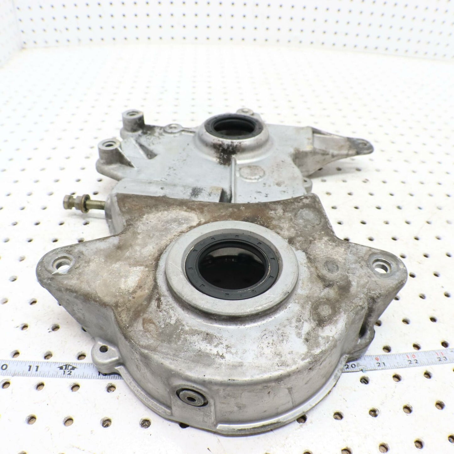 2006 POLARIS FST SWITCHBACK TRACK CHAIN HOUSING CASE 1332318