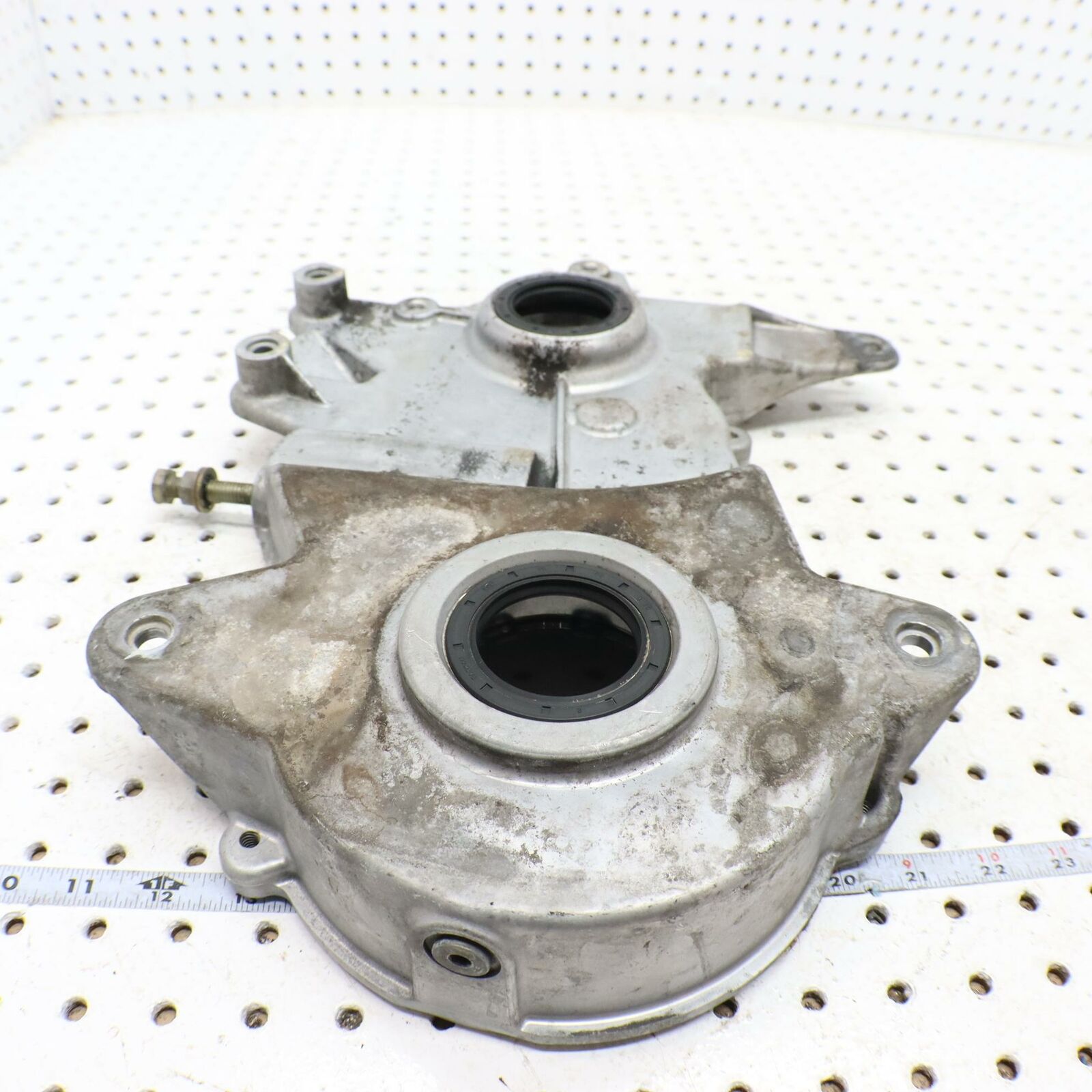 2006 POLARIS FST SWITCHBACK TRACK CHAIN HOUSING CASE 1332318