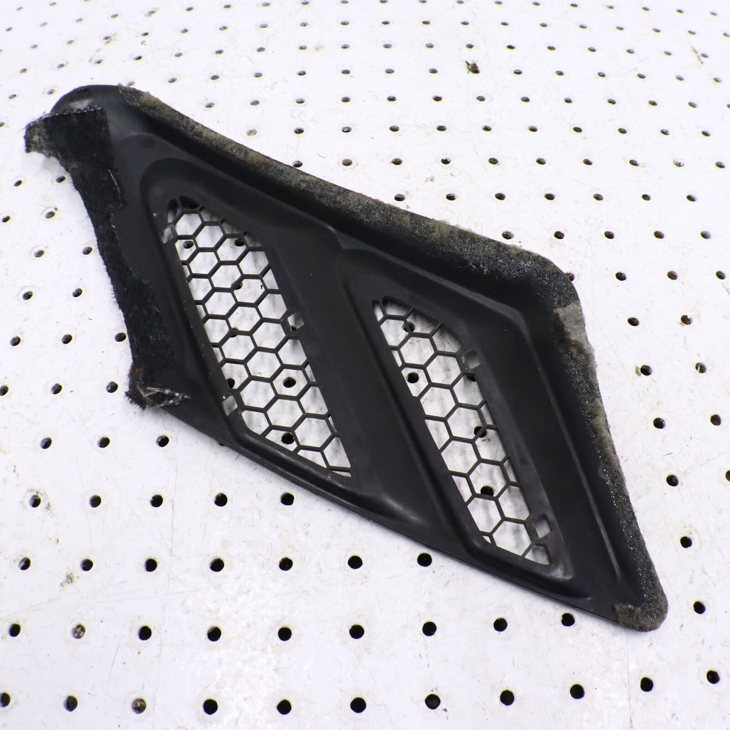 2008 POLARIS SWITCHBACK TURBO SCREEN-RESONATOR VENT,FR,BLK 5436407-070