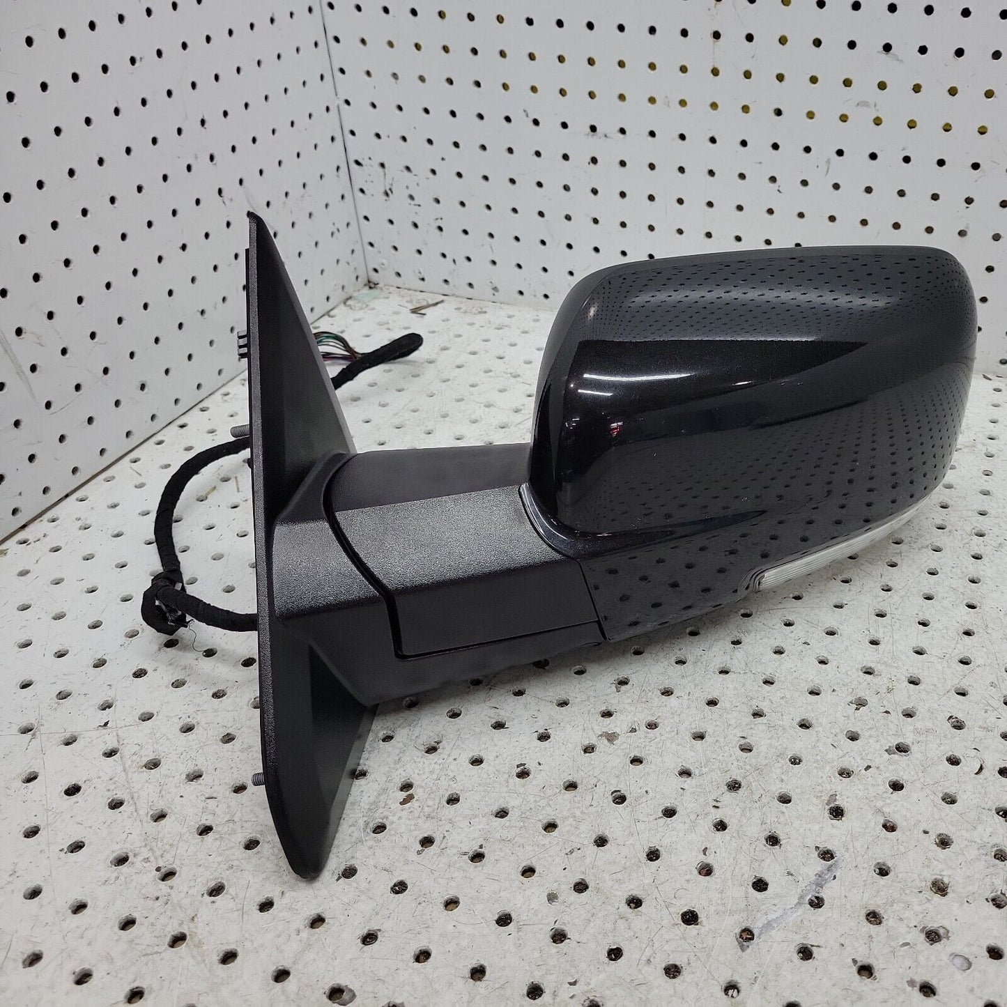 5RR551XRAD 2016 RAM 2500 LEFT SIDE POWER FOLD MIRROR
