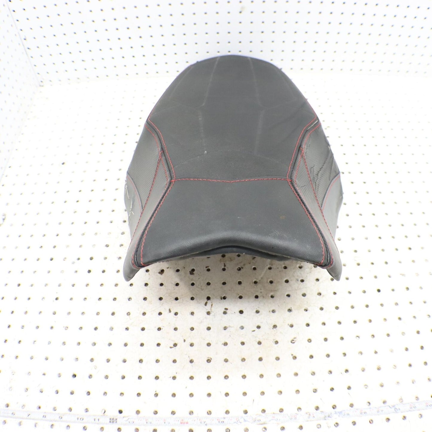 2015 POLARIS SWITCHBACK 800 SEAT 2686122 CRACKED COVER
