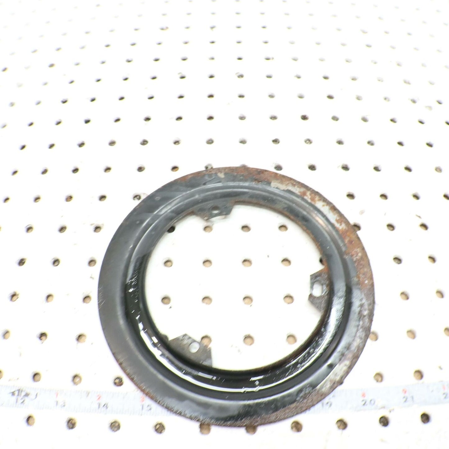 2001 POLARIS SPORTSMAN 400 CLUTCH SEAL BRACKET 5240409-067 5242046