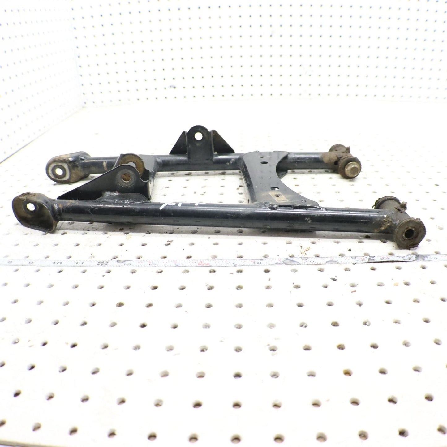 2009 POLARIS SPORTSMAN XP 850 LOWER LEFT REAR CONTROL A ARM  1015128-067 1017256