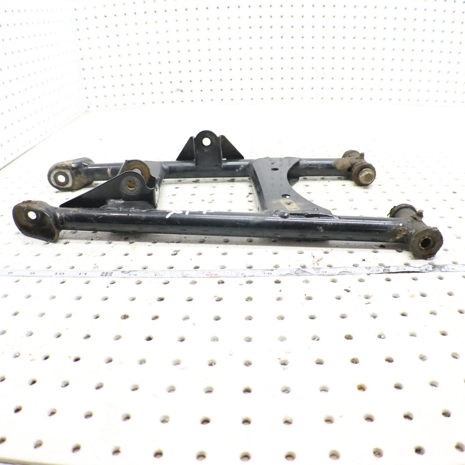 2009 POLARIS SPORTSMAN XP 850 LOWER LEFT REAR CONTROL A ARM  1015128-067 1017256