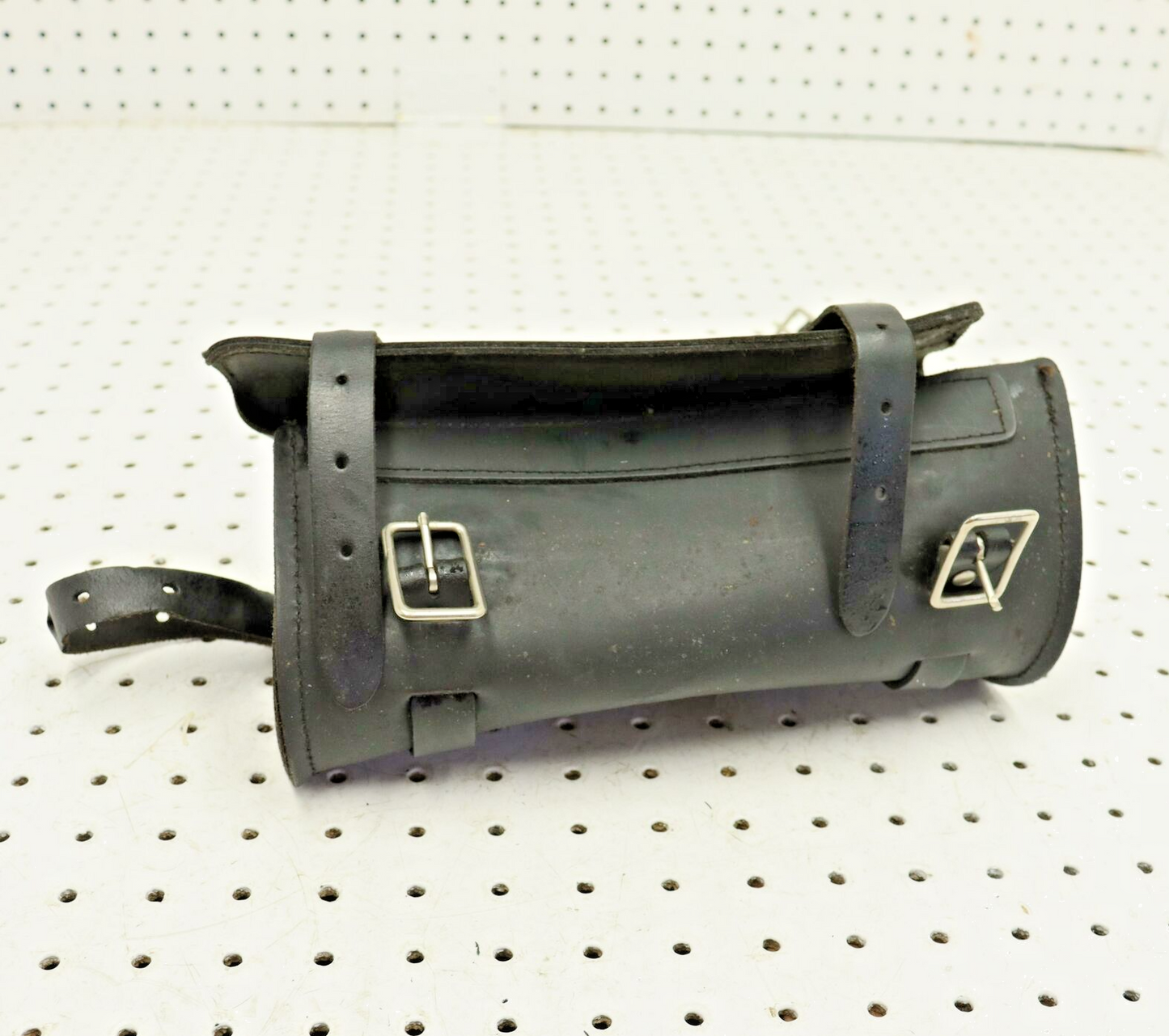 2003 SUZUKI SAVAGE 650 FRONT STORAGE LUGGAGE COMPARTMENT BAG LEATHER