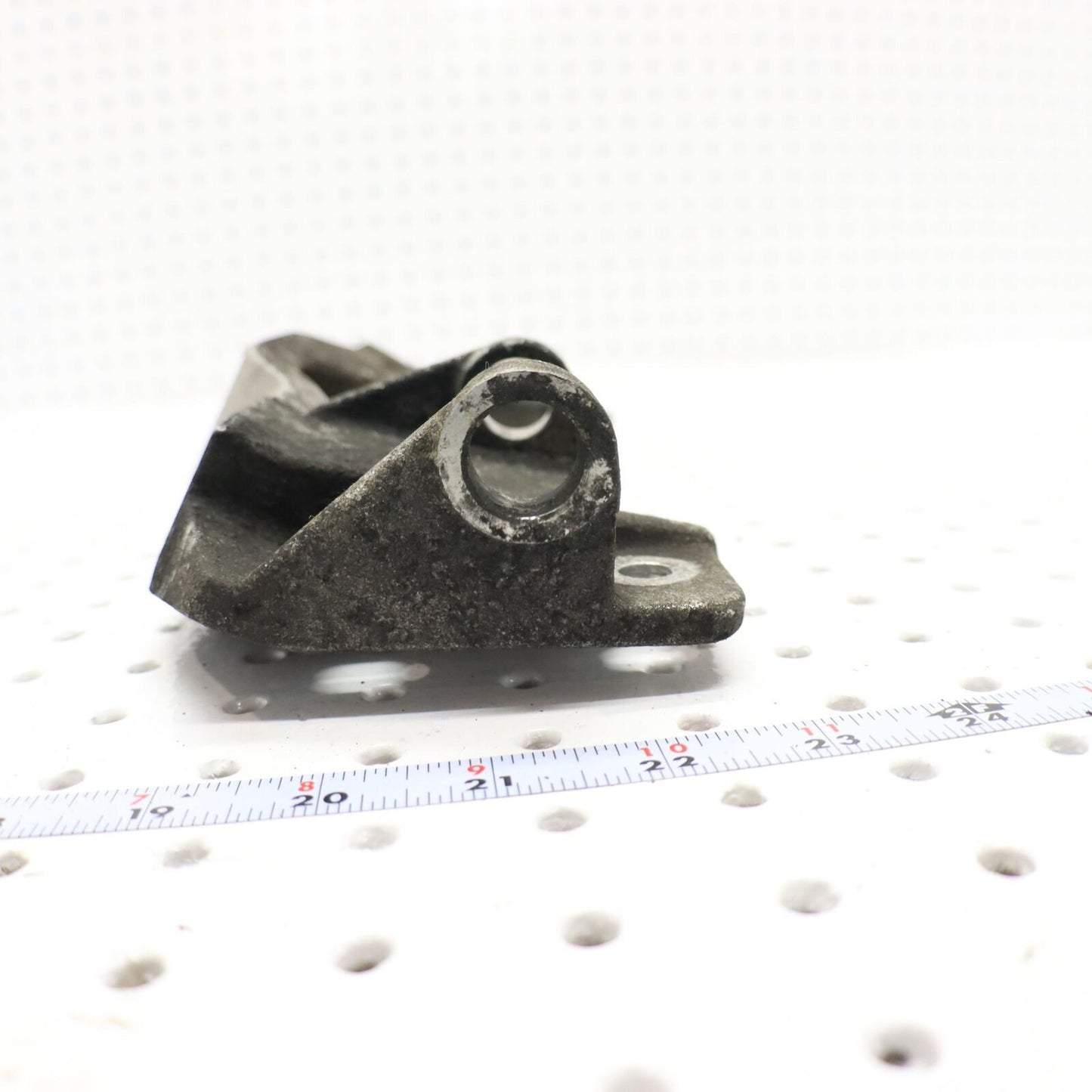 2011 ARCTIC CAT F8 MOTOR ENGINE MOUNT 0745-282