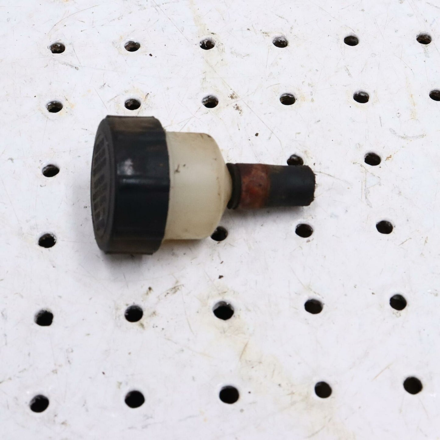 2001 POLARIS SPORTSMAN 400 REAR BRAKE MASTER FLUID RESERVOIR TANK BOTTLE 1930854