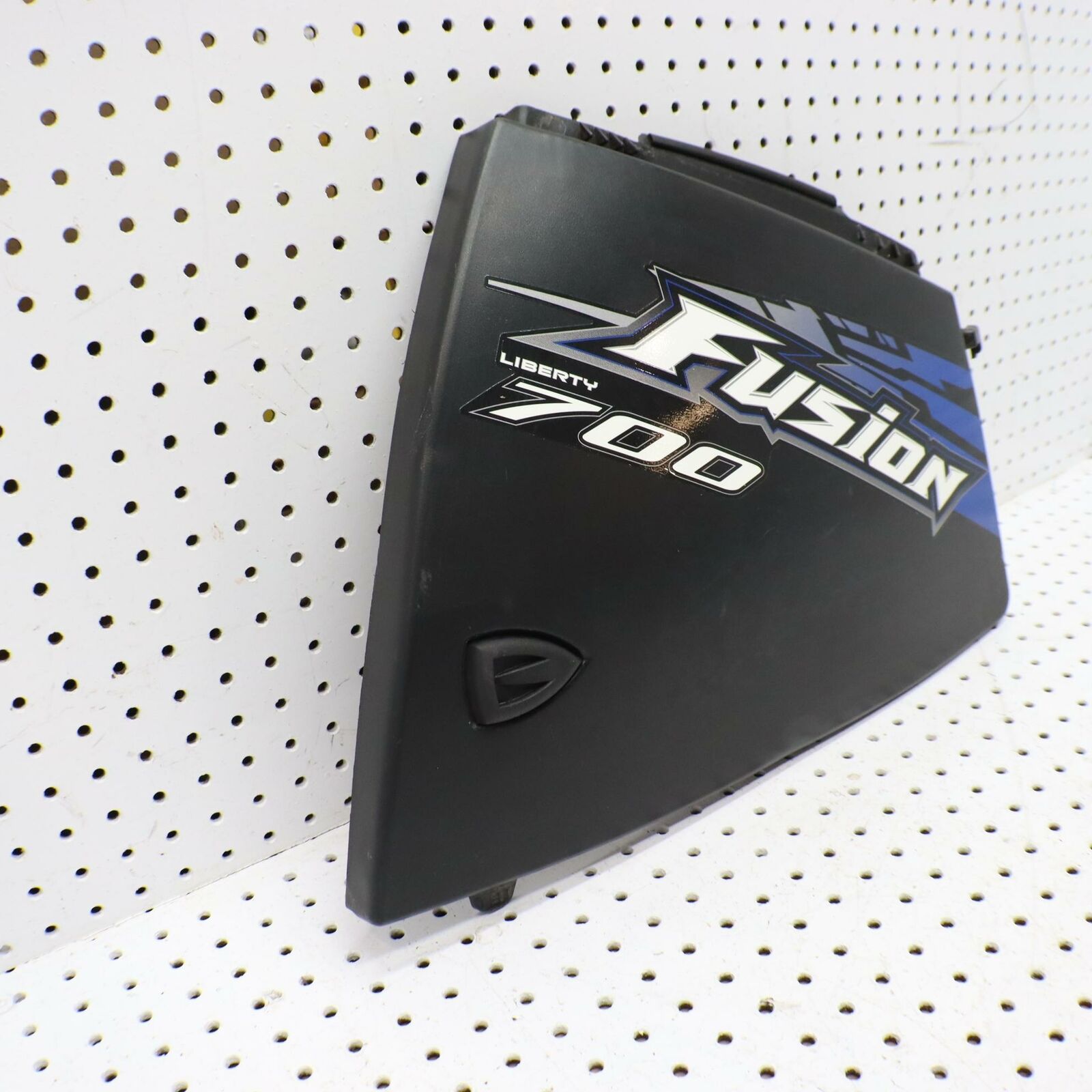 2006 POLARIS FUSION 700 RIGHT RH SIDE PANEL DOOR FAIRING COWL 2632876
