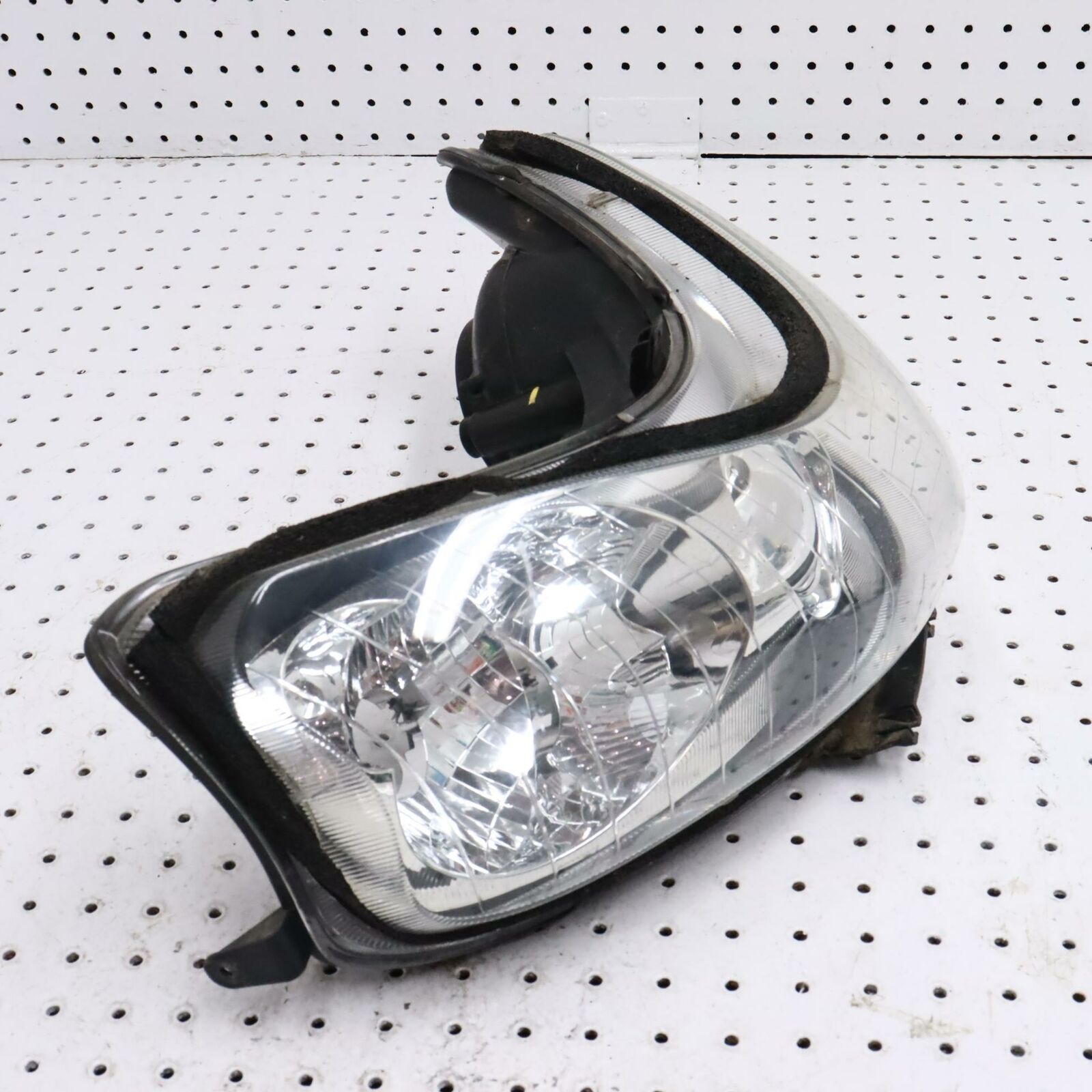 2006 POLARIS SWITCHBACK FRONT HEAD LIGHT LAMP HEADLIGHT 2410397
