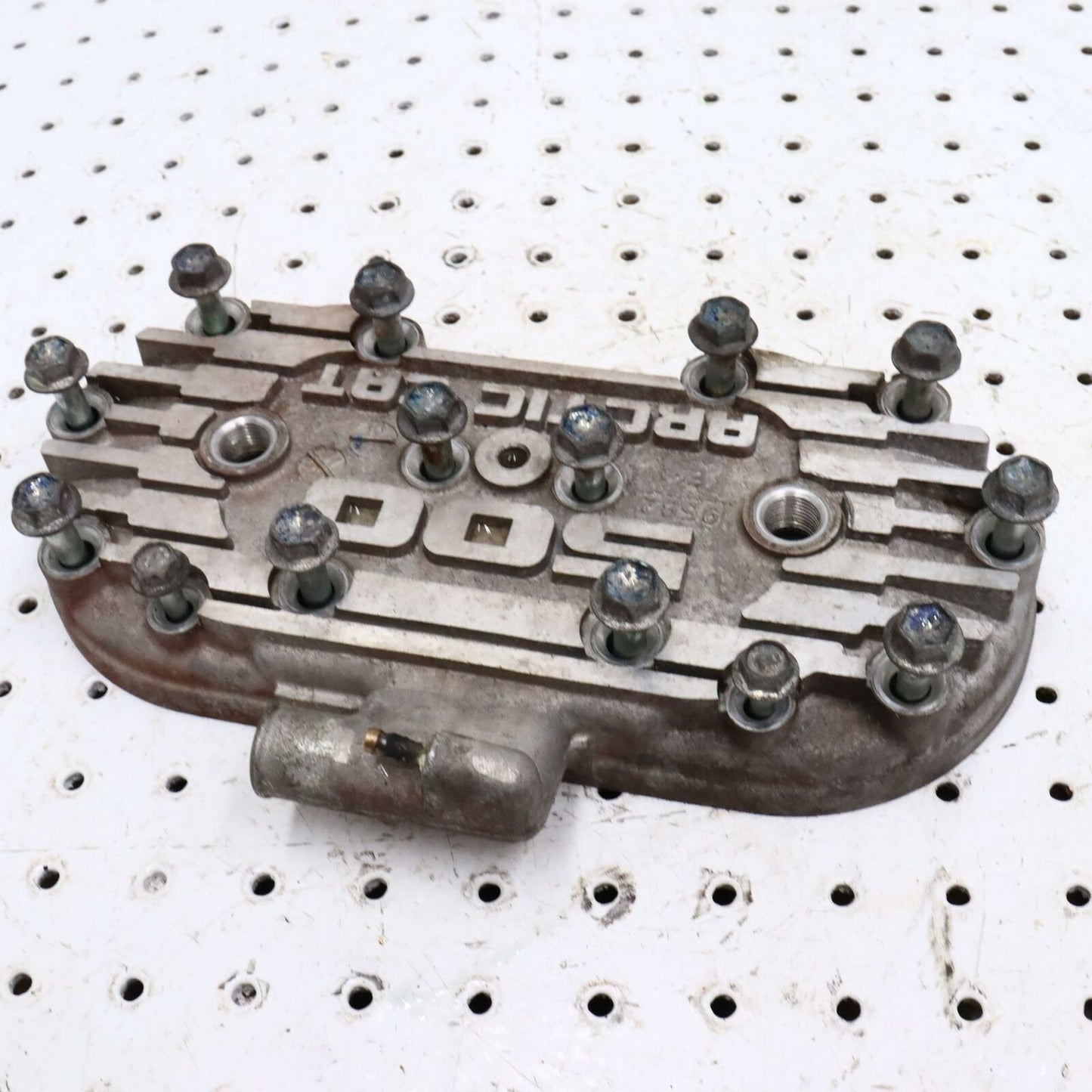 2013 ARCTIC CAT F5 ENGINE MOTOR CYLINDER HEAD TOP COVER DOME 3007-611