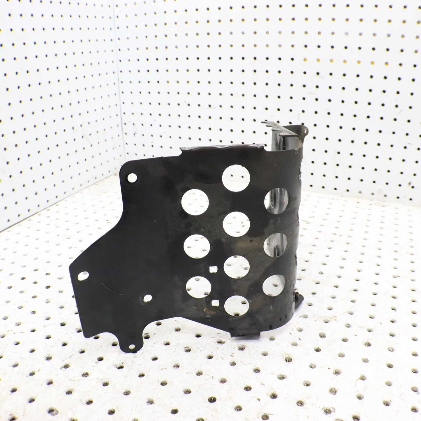 2005 ARCTIC CAT SABERCAT 600 RIGHT FOOT HOLDER REST STAY FOOTREST WELL 2706-550