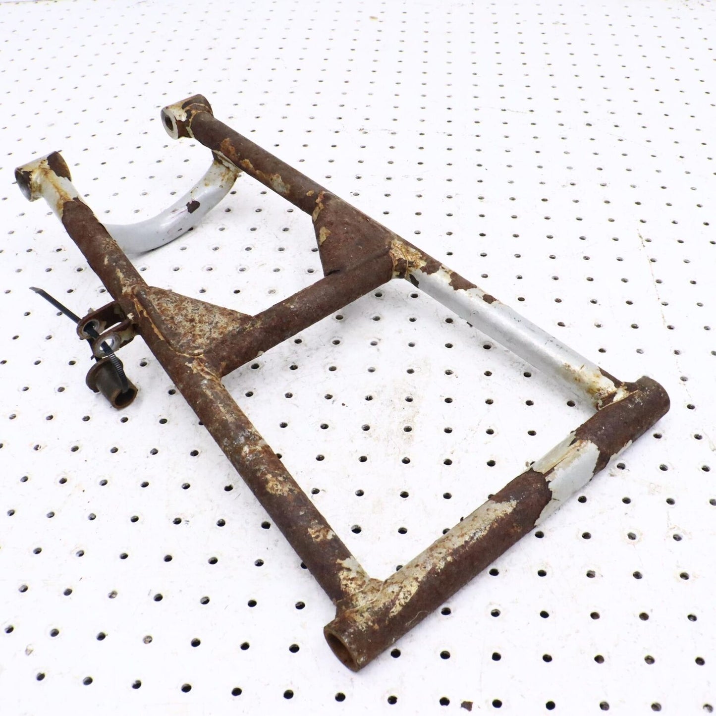 2002 ARCTIC CAT ZR 600 RIGHT FRONT LOWER SUSPENSION CONTROL A ARM 0703-644