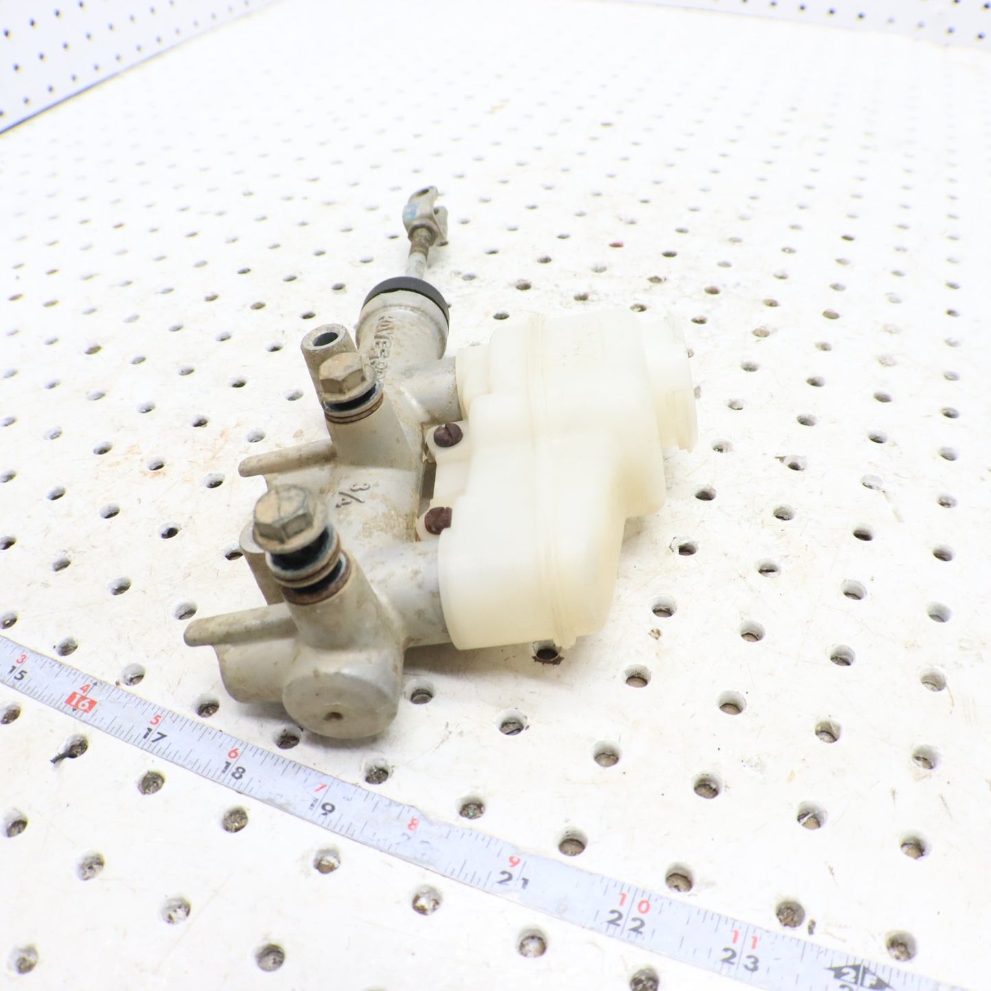 2009 Polaris Rzr 800 Brake Master Cylinder 1911234 1912463