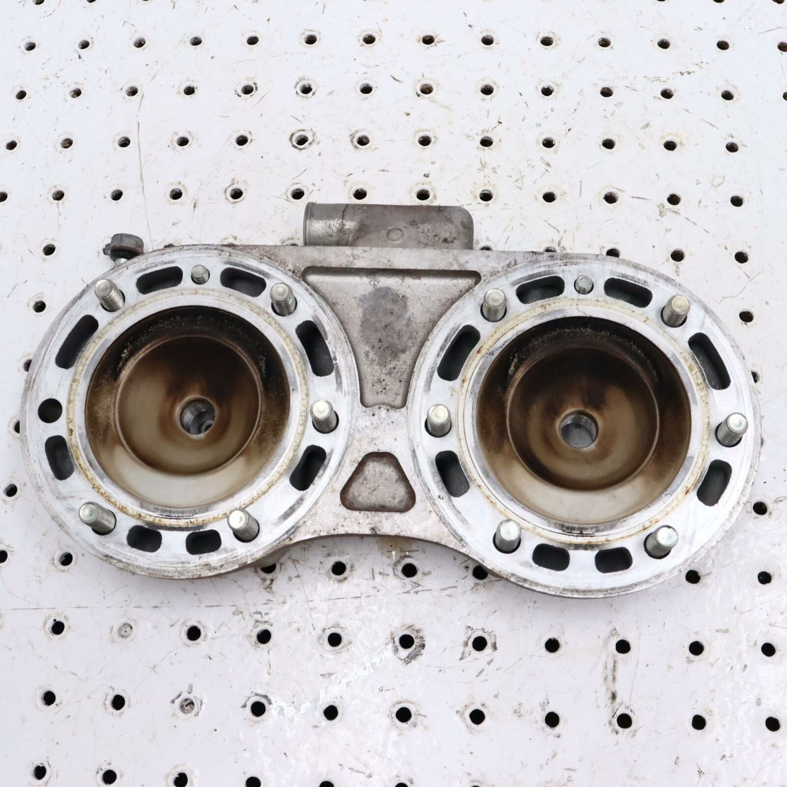 2013 ARCTIC CAT F5 ENGINE MOTOR CYLINDER HEAD TOP COVER DOME 3007-611