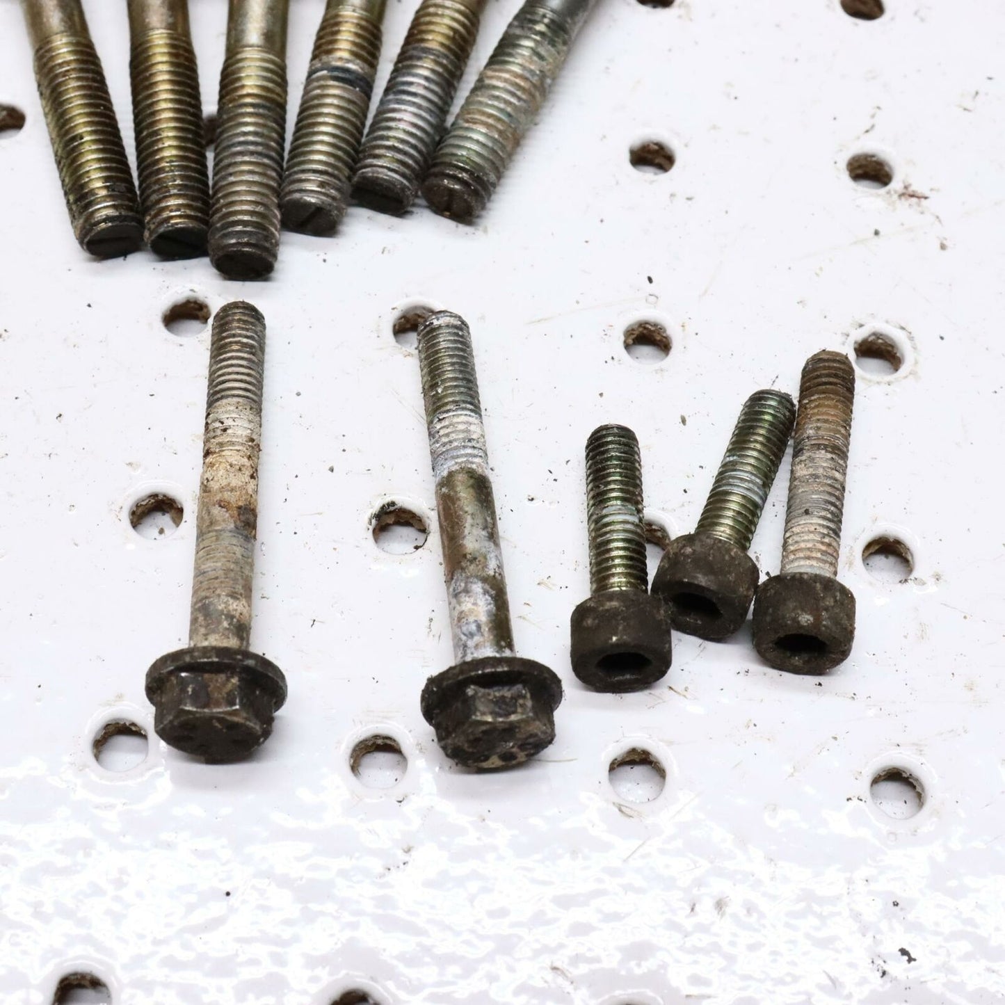 2006 SKI-DOO MXZ 800 MOTOR ENGINE CASES CASE BOLTS FASTENERS HARDWARE 420640836