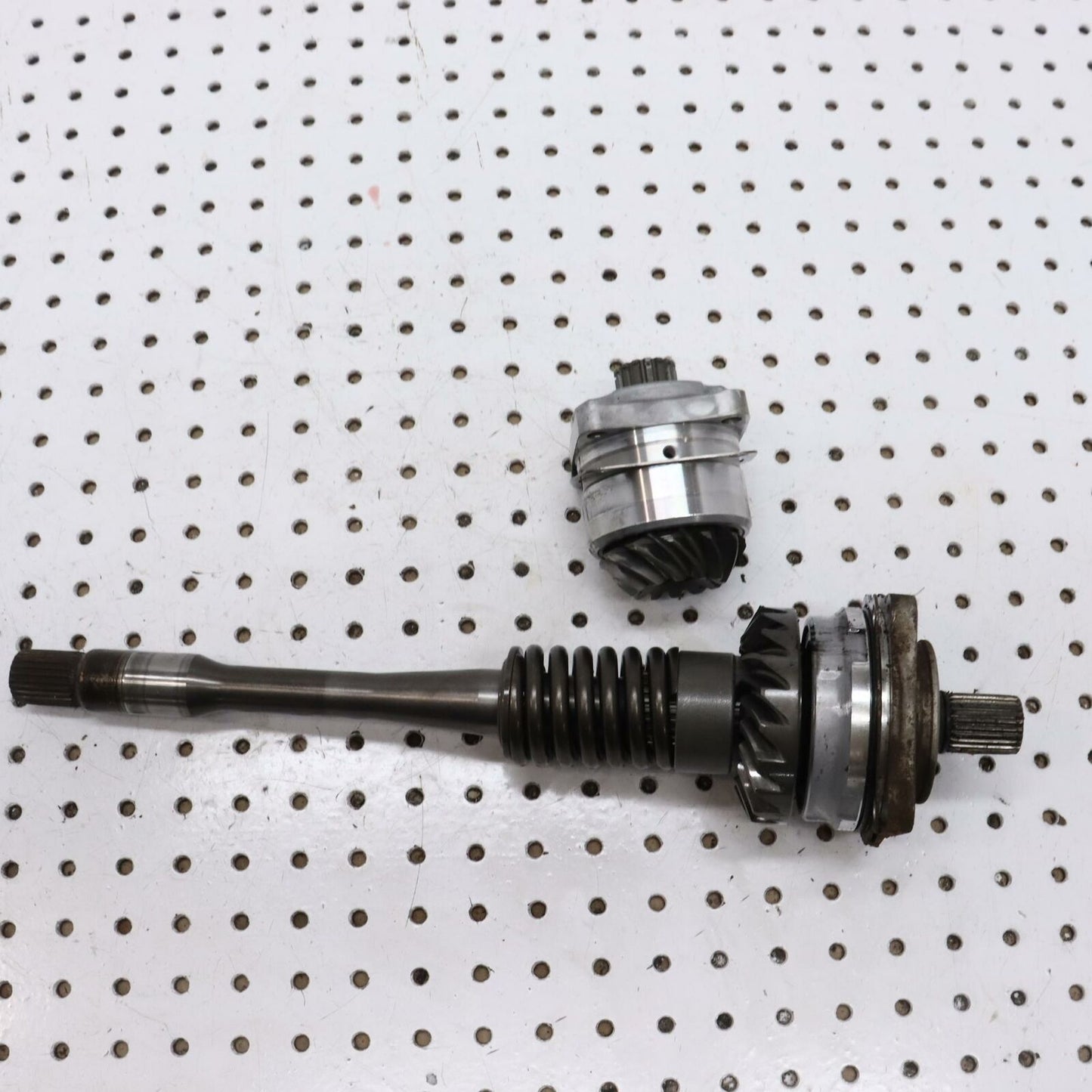 2004 ARCTIC CAT 650 OUTPUT DRIVE SHAFT BEVEL GEARS 3201-113; 3201-218; 3201-217
