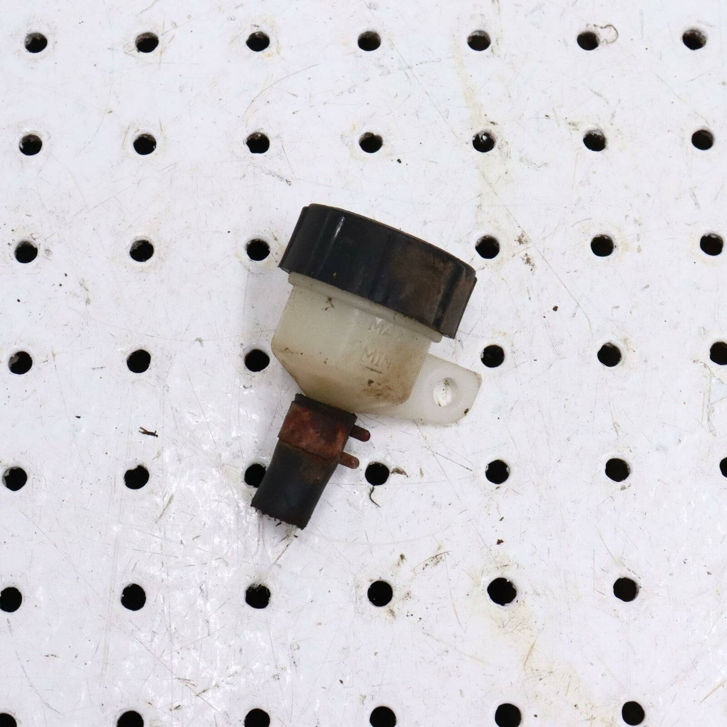 2001 POLARIS SPORTSMAN 400 REAR BRAKE MASTER FLUID RESERVOIR TANK BOTTLE 1930854