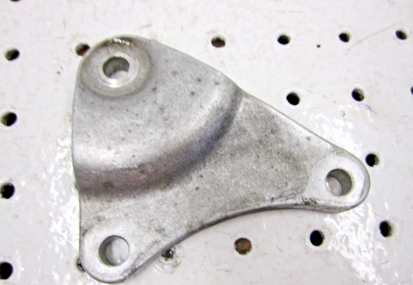 2004 ARCTIC CAT SABERCAT 600 LX MOTOR MOUNT MAG RIGHT 0608-388