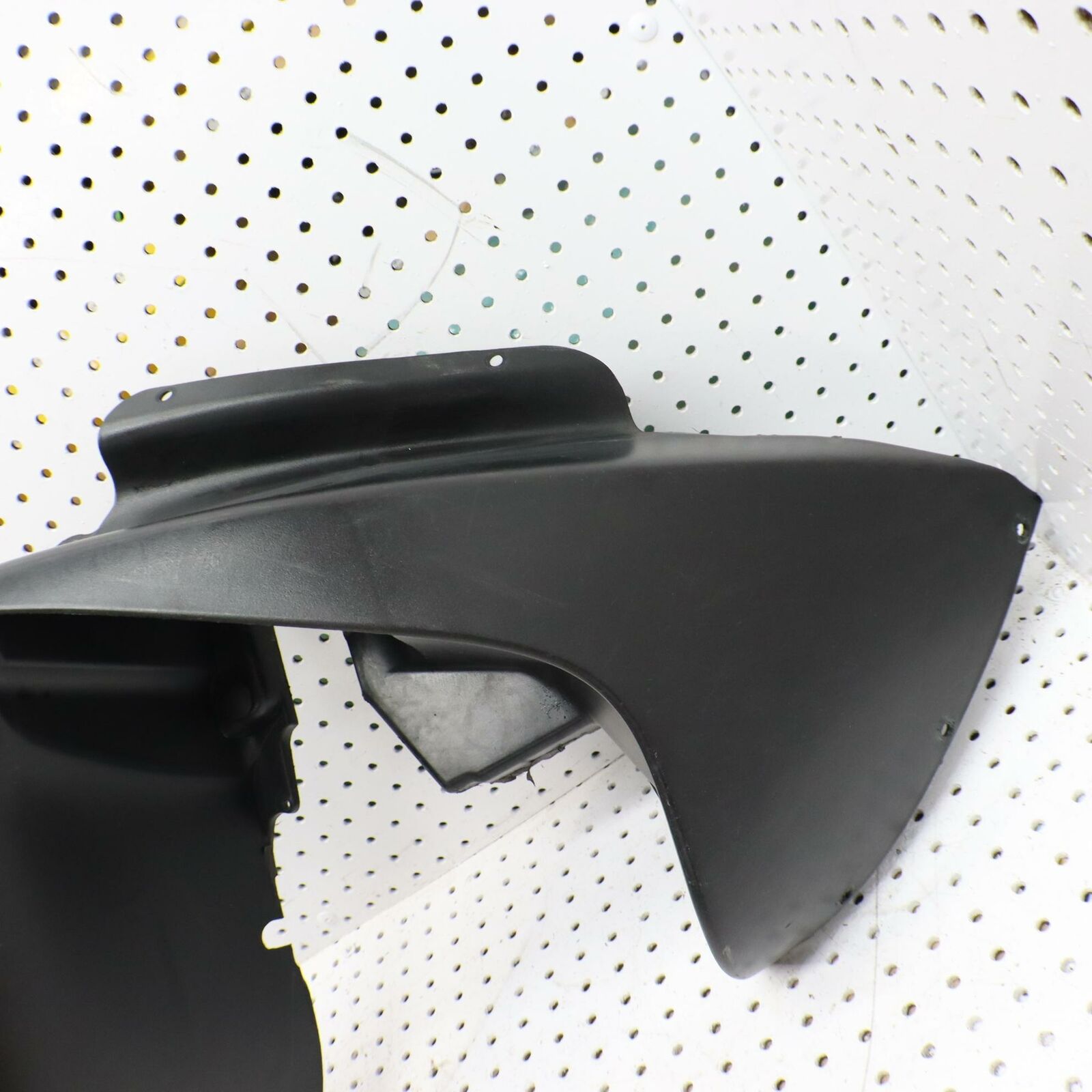 2006 POLARIS SWITCHBACK RIGHT SIDE LOWER BELLY PAN PANEL COVER 2633275-070