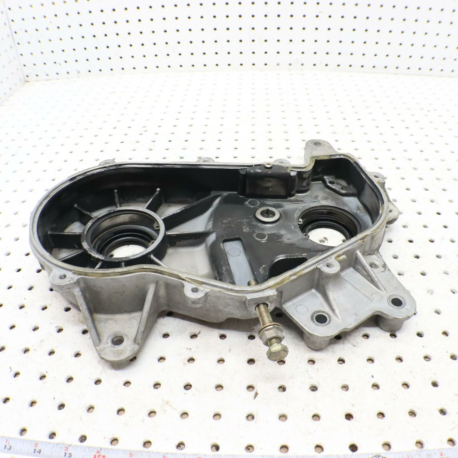 2006 POLARIS FST SWITCHBACK TRACK CHAIN HOUSING CASE 1332318