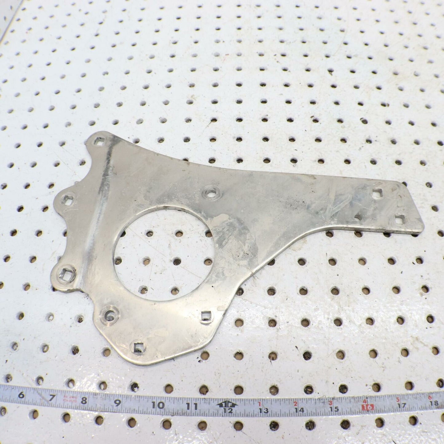 2006 POLARIS SWITCHBACK ENGINE MOTOR MOUNT PLATE ENGINE STRAP, RH 5247597