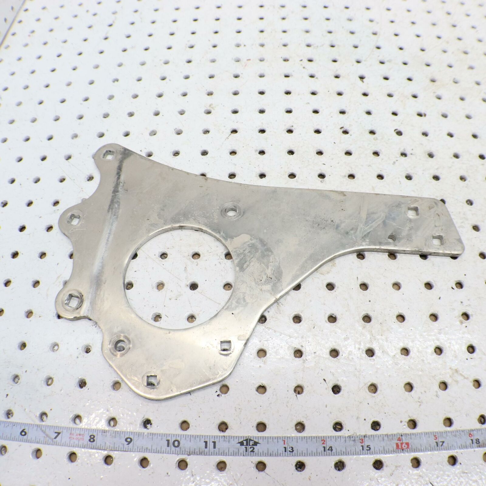 2006 POLARIS SWITCHBACK ENGINE MOTOR MOUNT PLATE ENGINE STRAP, RH 5247597