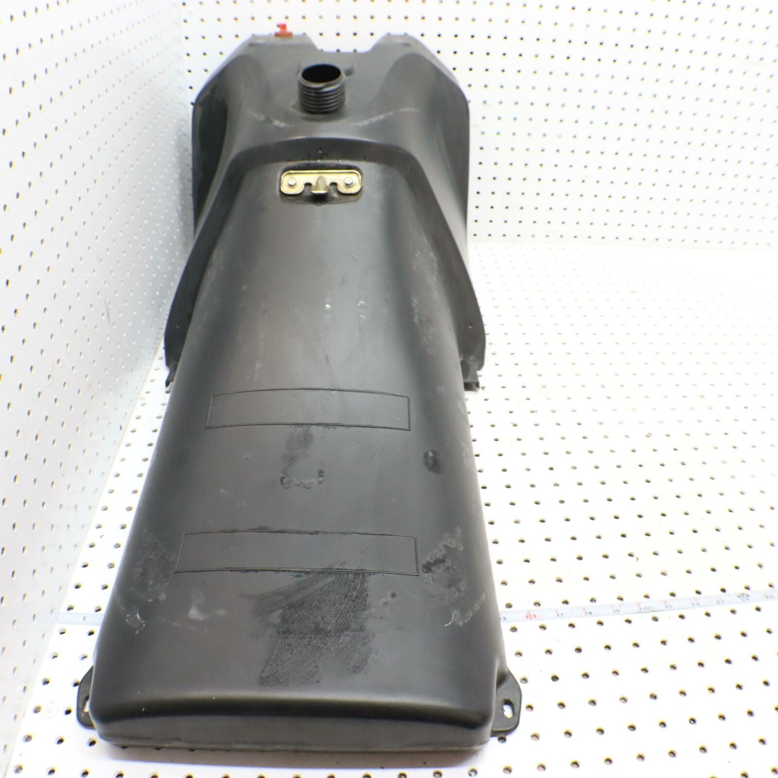 2006 POLARIS SWITCHBACK GAS TANK FUEL RESERVOIR 2520636; 2520640